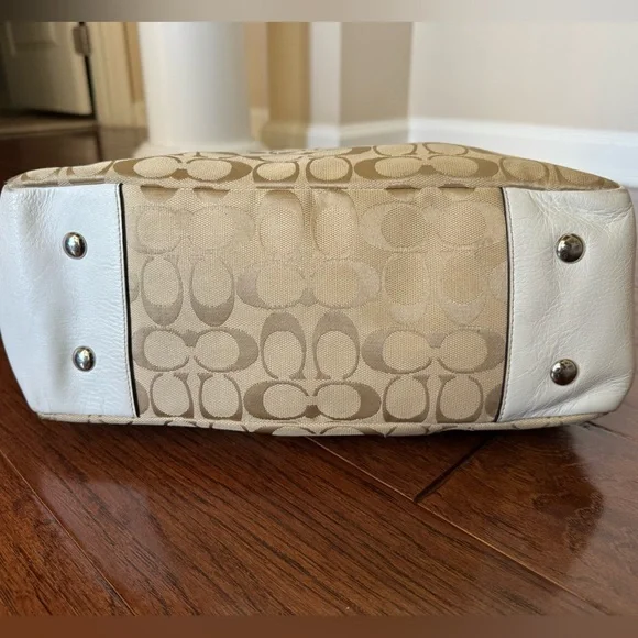 Coach Beige and Cream Signature Tote - Picture 3 of 15